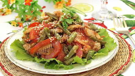 Рецепт теплого салата с курицей