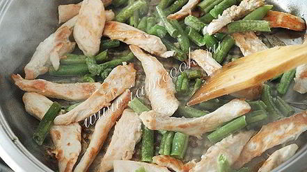 Рецепт теплого салата с курицей