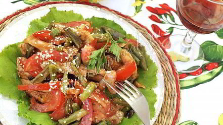 Рецепт теплого салата с курицей