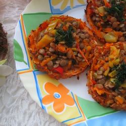 Рецепт Теплого салата в корзиночках с чечевицей и овощами