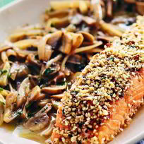 Лосось с грибным винегретом