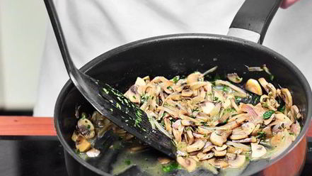 Рецепт лосося с грибным винегретом