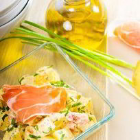 Салат из прошутто и дыни с дынным винегретом по-итальянски