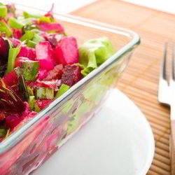 Рецепт Салата из разноцветного радиккьо с печеной свеклой и апельсиновым винегретом