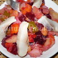 Винегрет с сельдью и консервированной фасолью