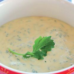 Рецепт Пикантного майонеза с листьями редиса