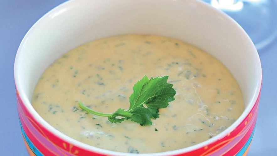 Рецепт пикантного майонеза с листьями редиса