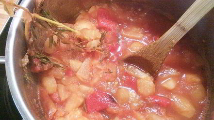 Рецепт домашнего томатно-яблочный кетчуп со свежими пряными травами