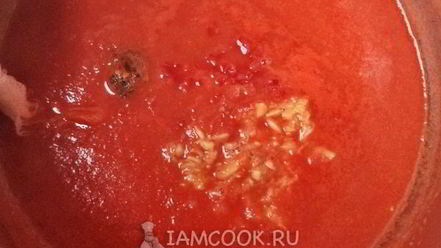 Рецепт кетчупа на зиму из помидоров с чесноком