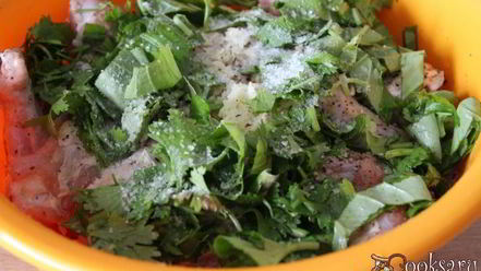 Рецепт маринада для курицы на кефире с чесноком и травами