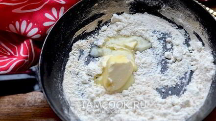 Рецепт густого крема бешамель на сковороде