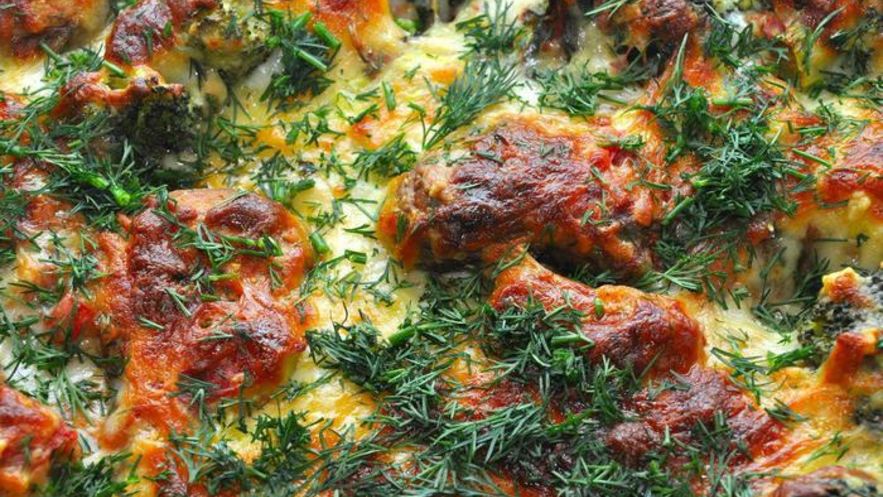 Рецепт куриных полпеттов под сальсой и бешамель