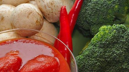 Рецепт куриных полпеттов под сальсой и бешамель