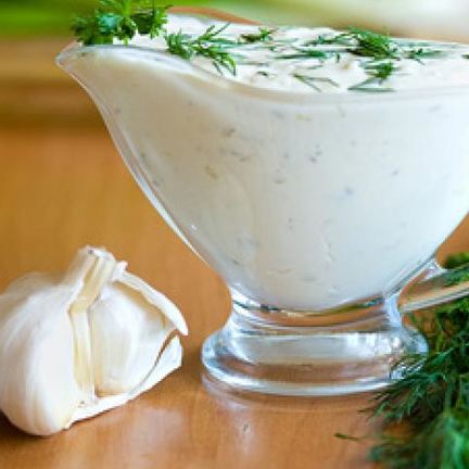 Рецепт Соуса из зелени с чесноком