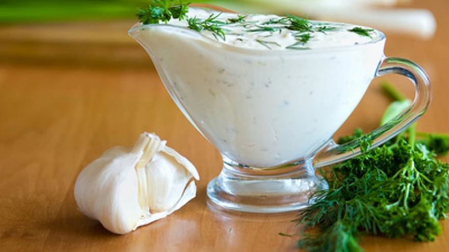 Рецепт соуса из зелени с чесноком