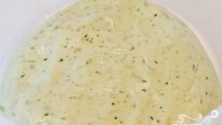 Рецепт булочек с соусом песто