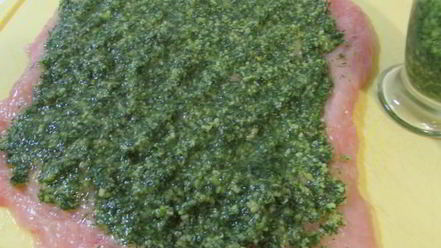 Рецепт филе индейки с соусом песто из укропа