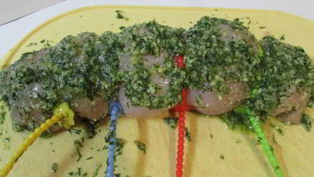 Рецепт филе индейки с соусом песто из укропа