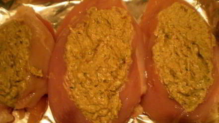 Рецепт куриного филе с соусом песто