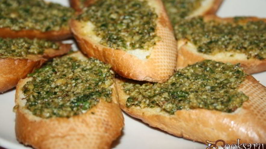 Рецепт острого песто с козьим сыром и кинзой