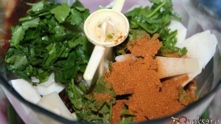 Рецепт острого песто с козьим сыром и кинзой