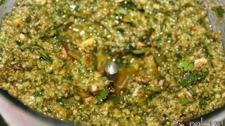 Рецепт острого песто с козьим сыром и кинзой