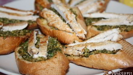 Рецепт острого песто с козьим сыром и кинзой