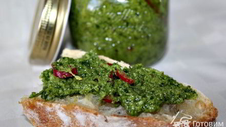 Рецепт песто из зелени петрушки с перцем чили