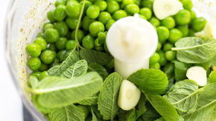 Рецепт песто из зеленого горошка с мятой и фисташками