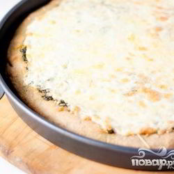 Рецепт Пиццы Три сыра с соусом Песто