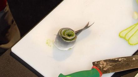 Рецепт сибаса, запеченного с соусом песто