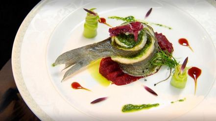 Рецепт сибаса, запеченного с соусом песто