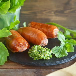 Рецепт Сосисок-гриля с соусом песто из руколлы