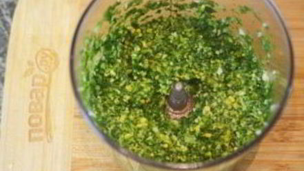 Рецепт сосисок-гриля с соусом песто из руколлы