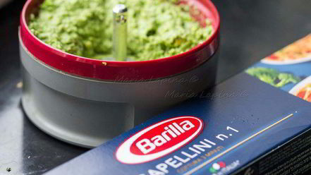 Рецепт спагетти с соусом песто из зеленого горошка, фисташек и мяты