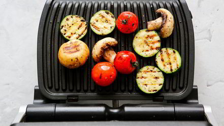 Рецепт стейка на гриле с соусом песто