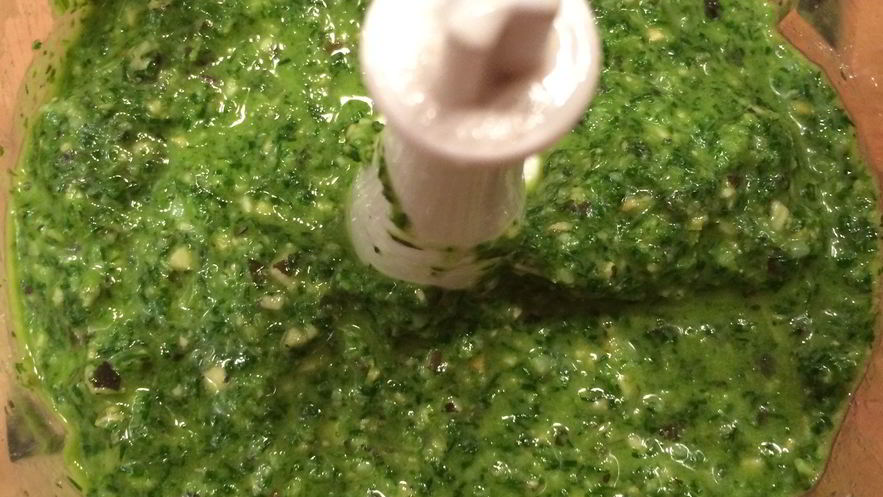Рецепт укропного песто с тыквенными семечками