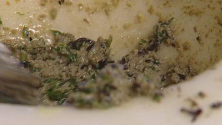 Рецепт закуски из козьего сыра с соусом песто