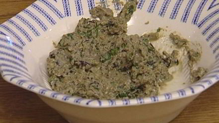 Рецепт закуски из козьего сыра с соусом песто