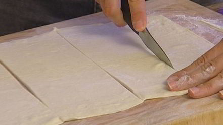 Рецепт закуски из козьего сыра с соусом песто