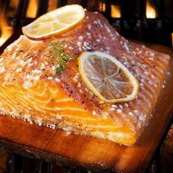 Рецепт Копченого филе лосося и сальса из авокадо