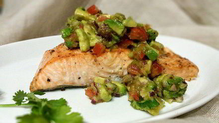 Рецепт лосося с соусом сальса из авокадо