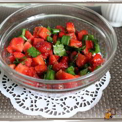 Рецепт Острой клубничной сальсы