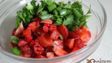 Рецепт острой клубничной сальсы