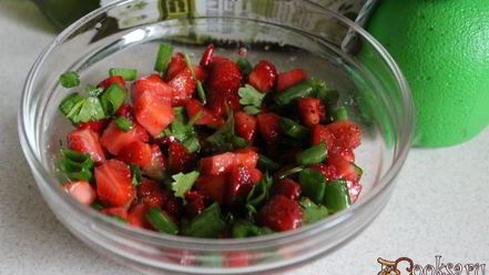 Рецепт острой клубничной сальсы