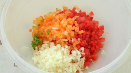 Рецепт овощной сальсы с персиками