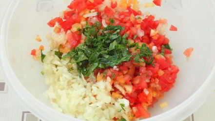 Рецепт овощной сальсы с персиками