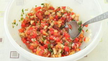 Рецепт овощной сальсы с персиками