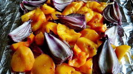 Рецепт персиковой сальсы с чипсами из лаваша