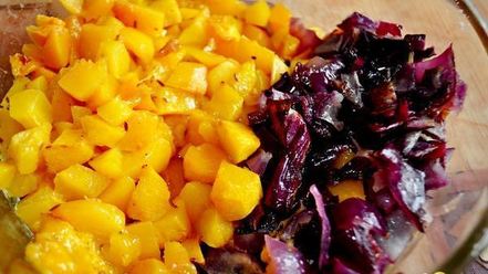 Рецепт персиковой сальсы с чипсами из лаваша